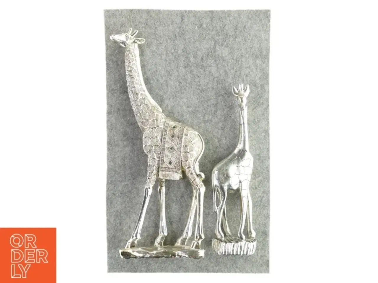 Billede 1 - Dekorative giraffer 2 stk. (str. 14 x 7 x 35 og 7 x 4 x 27 cm)