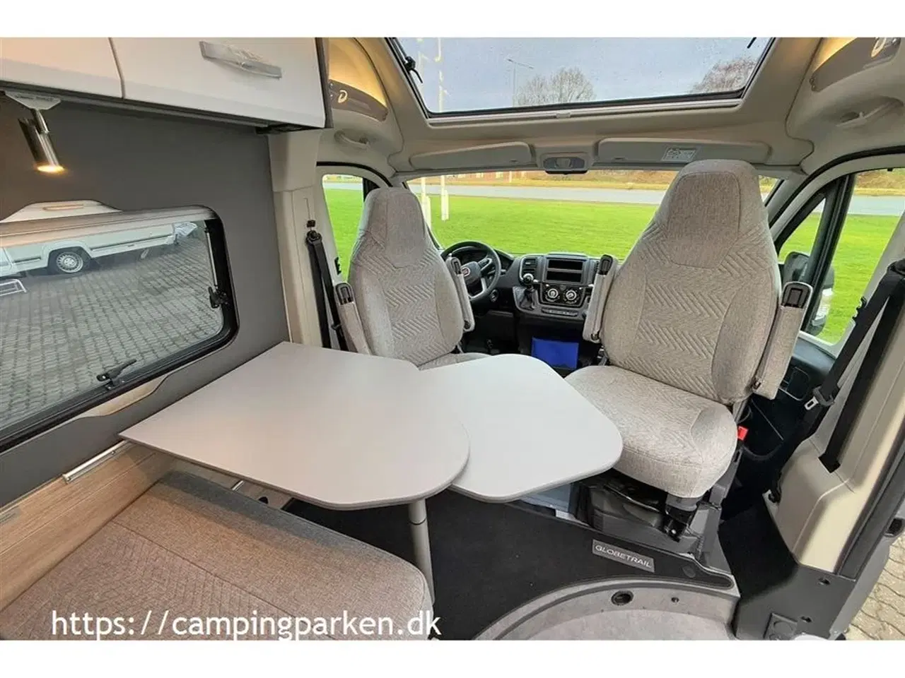 Billede 5 - 2024 - Dethleffs Globetrail CVD 600DR Advantage   Smart Dethleffs camper van under 6 meter med dobbeltseng og automatgear