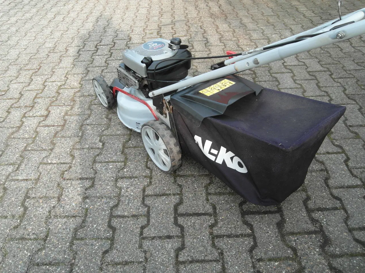Billede 3 - Plæneklipper Alko med Briggs&Stratton motor.