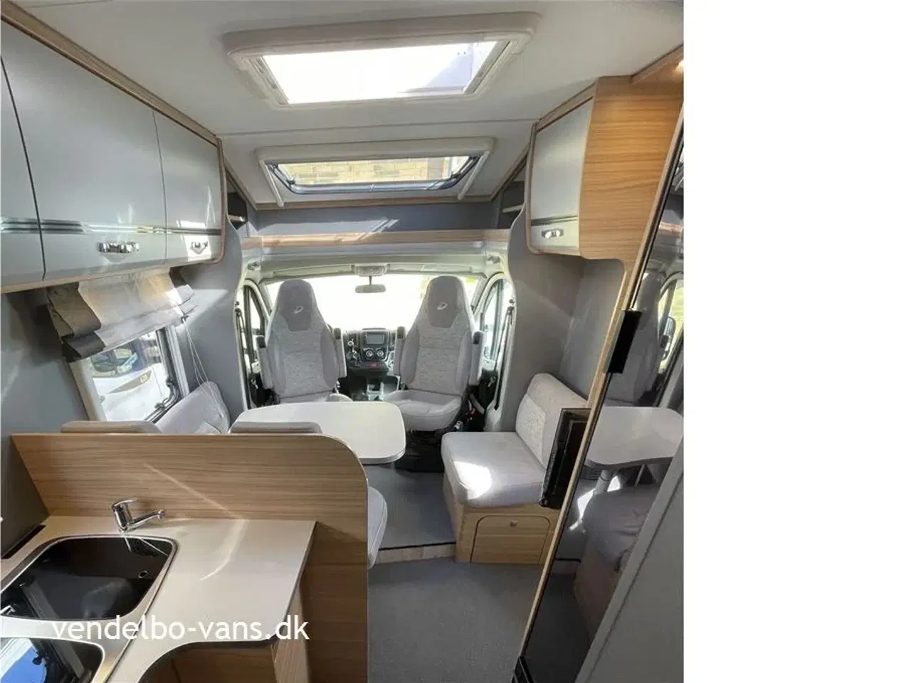 Billede 13 - 2020 - Dethleffs Trend Edition T 7057 EB   Trend Edition den elegante model med stål look på skabene