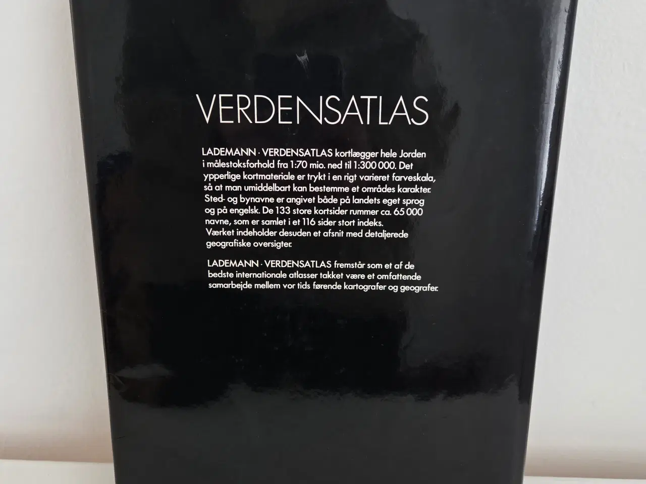 Billede 2 - Lademann Verdensatlas bog