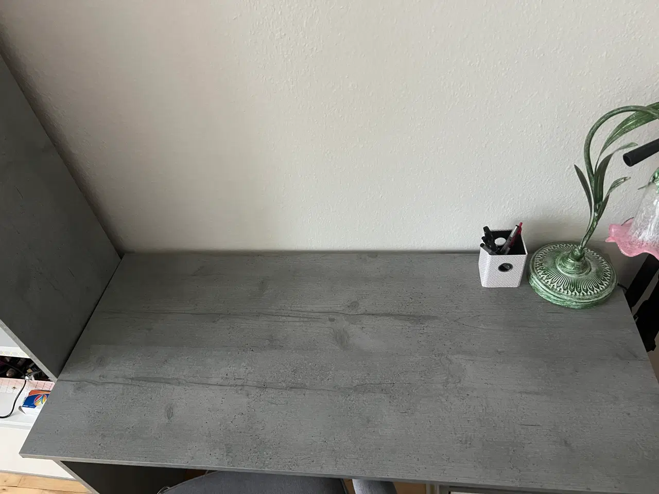 Billede 1 - Skrivebord 
