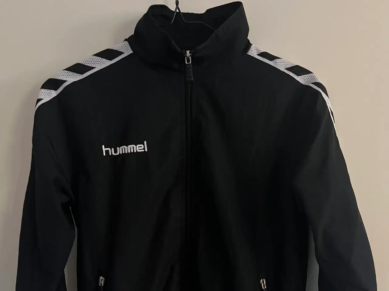 Billede 1 - Hummel jakke sort, str 12