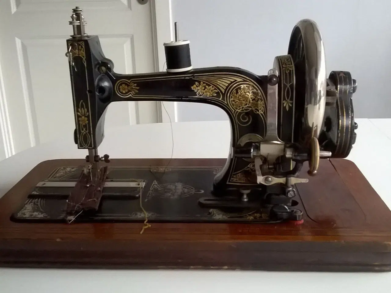 Billede 1 - gammel symaskine