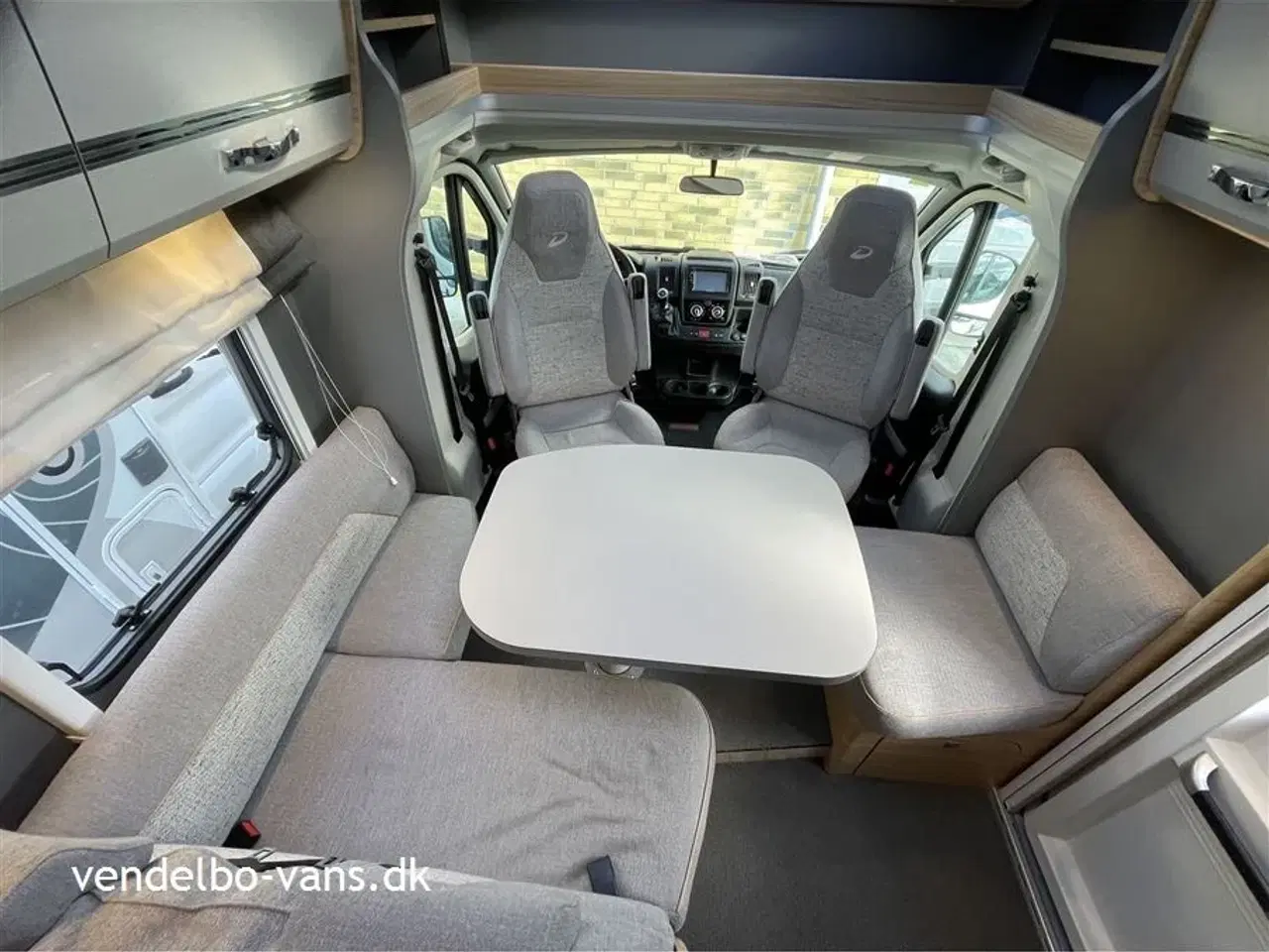 Billede 3 - 2020 - Dethleffs Trend Edition T 7057 EB   Trend Edition den elegante model med stål look på skabene