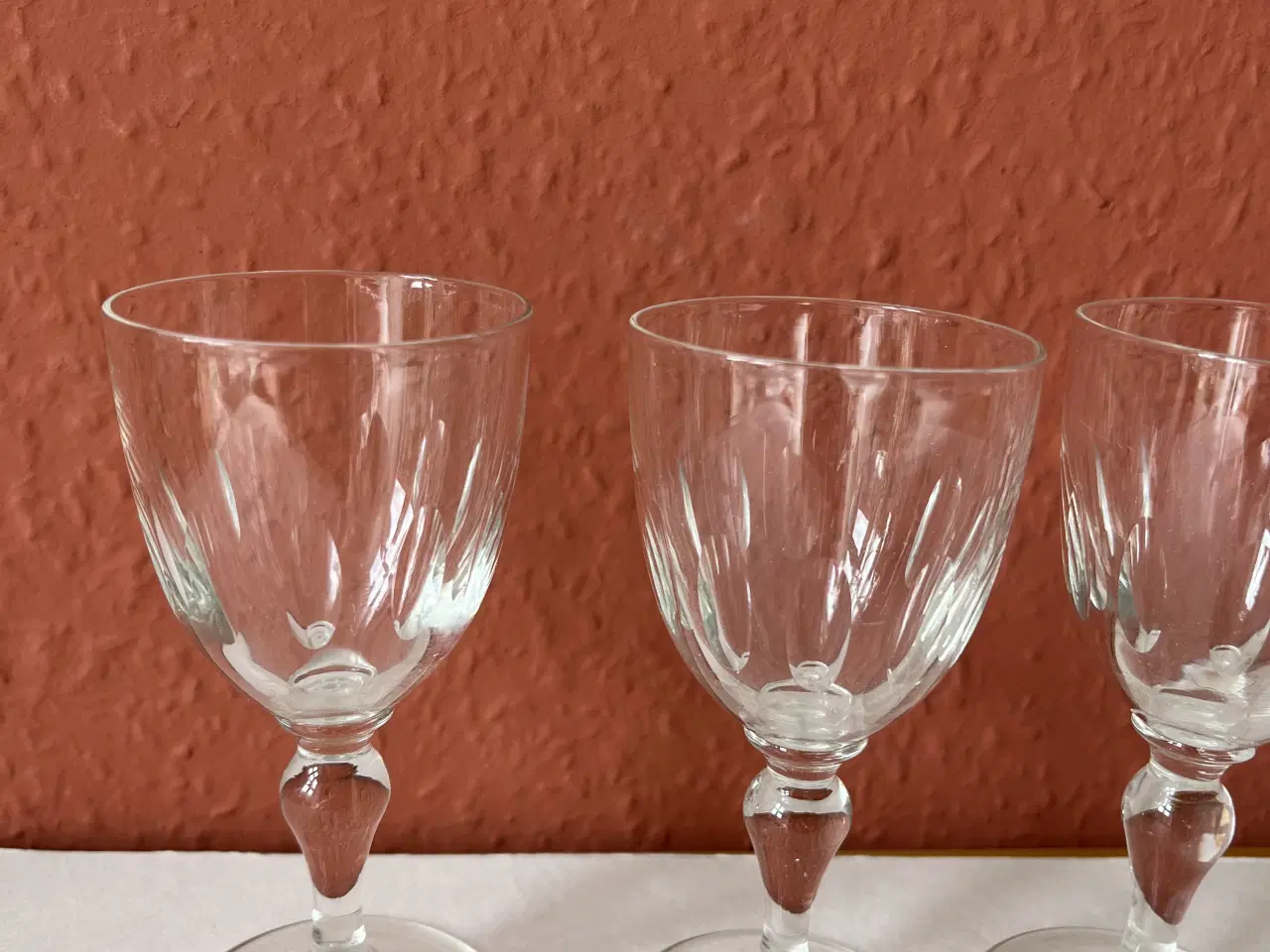 Billede 2 - 4 gamle, mundblæste glas.