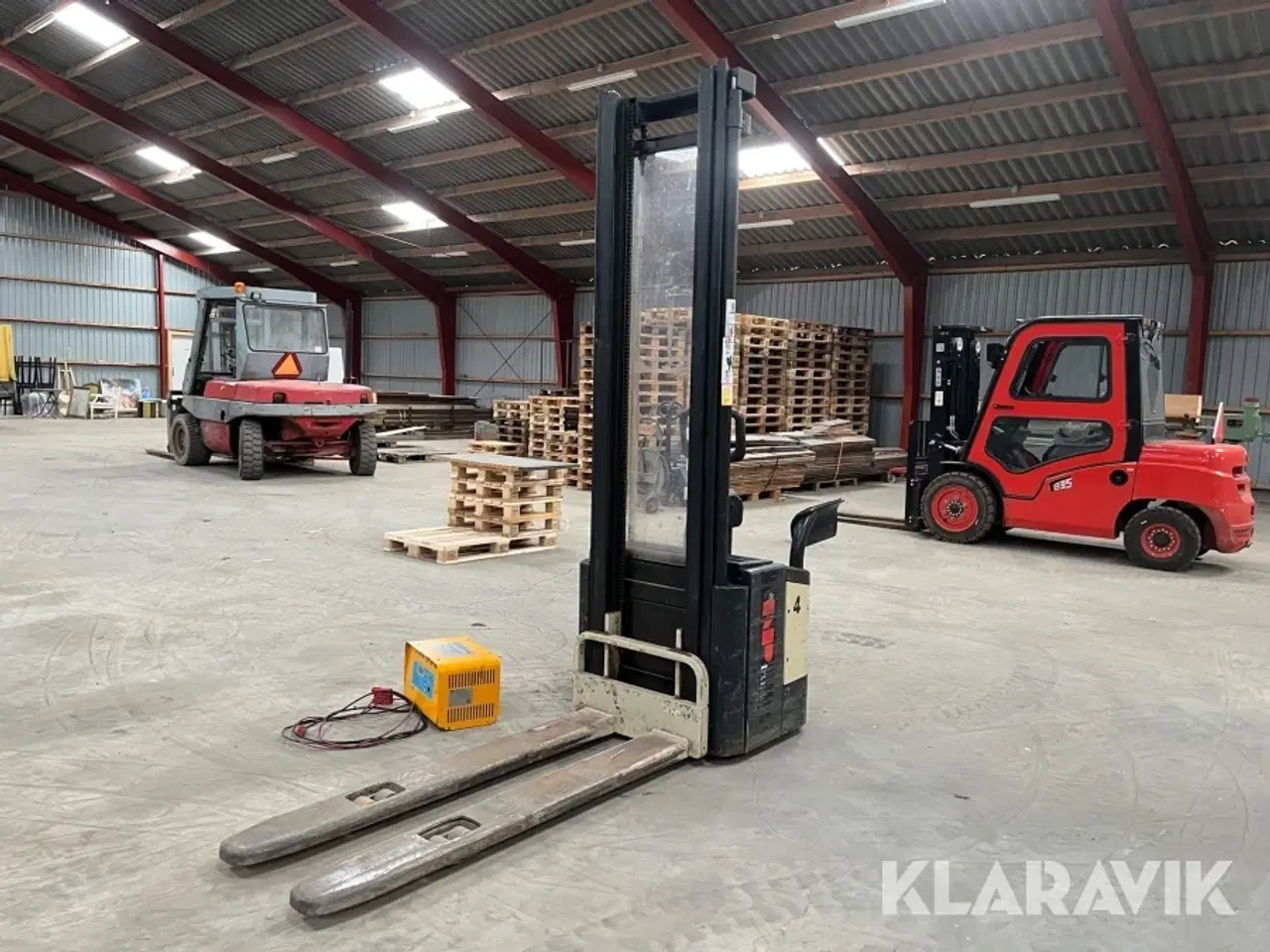 Billede 1 - El stabler med gafler NP Trucks WE2000-1.25PTL med lange gafler.