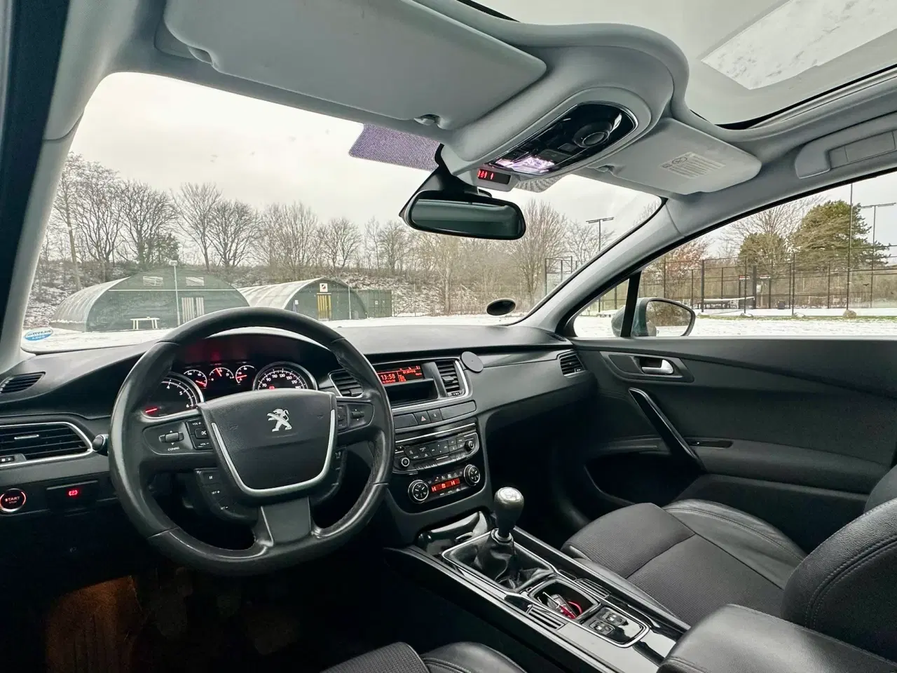 Billede 17 - Lav km. som ny bil.