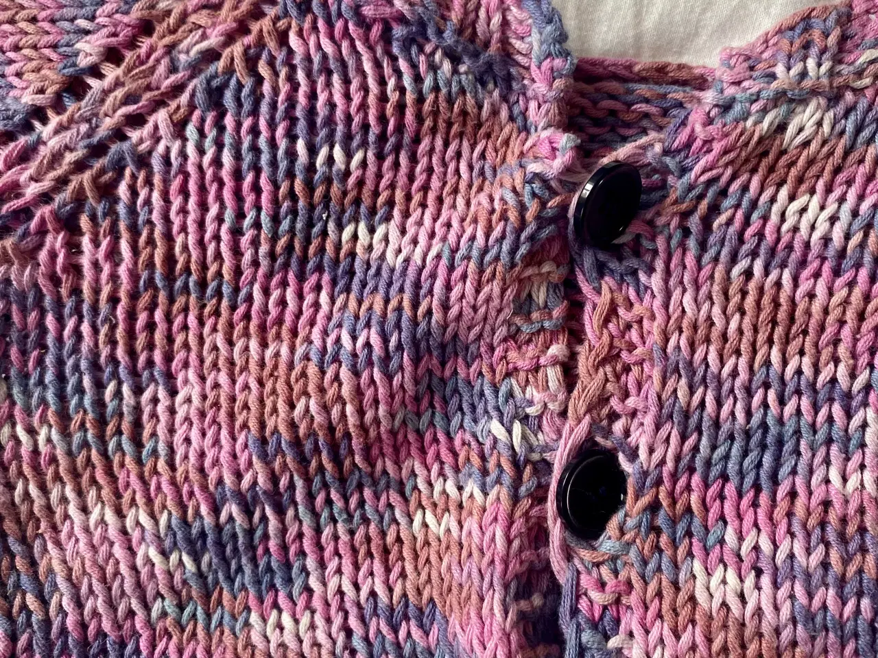 Billede 2 - Hjemmestrikket cardigan 56