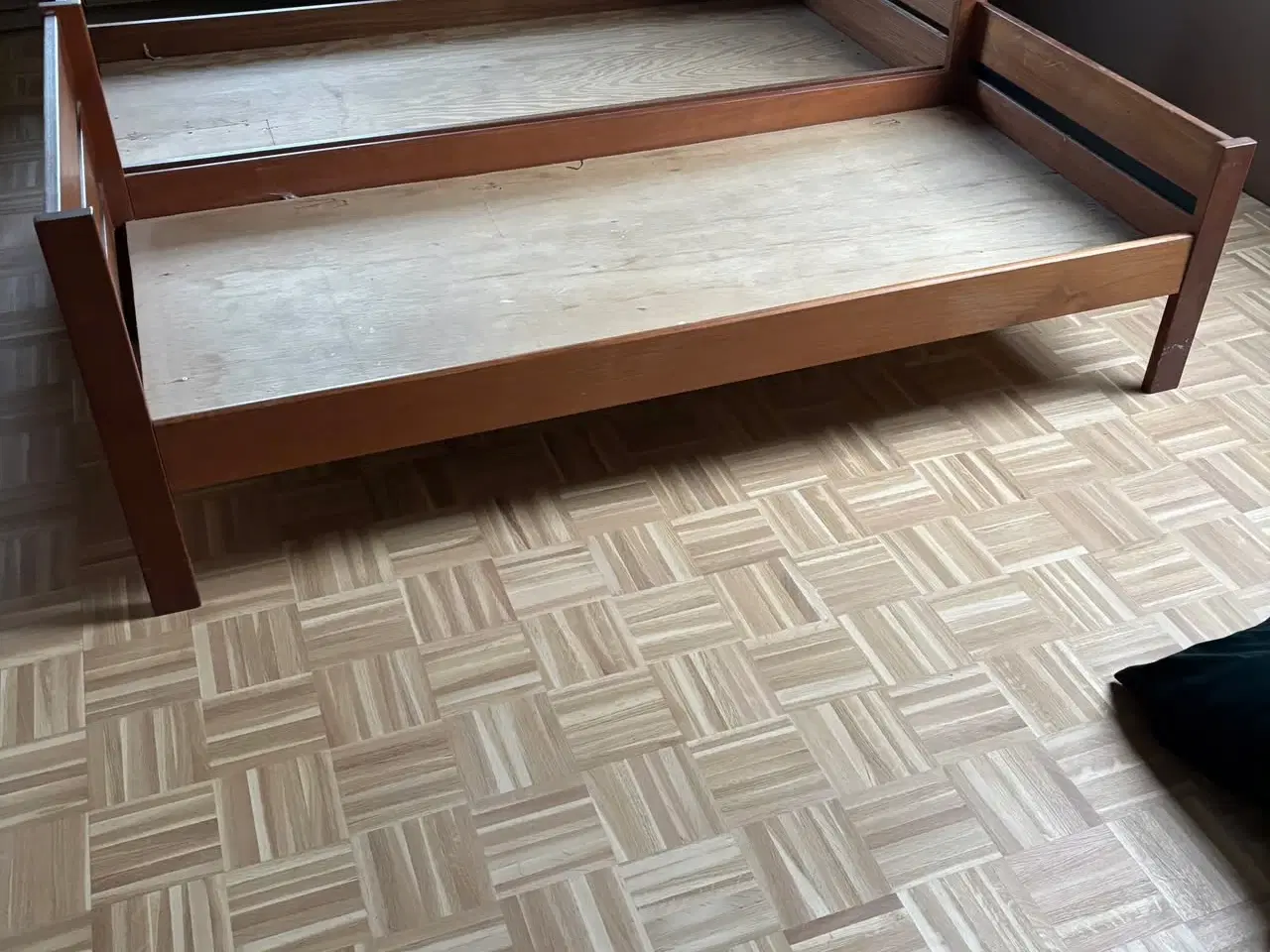 Billede 1 - Teaktræ seng sælges 