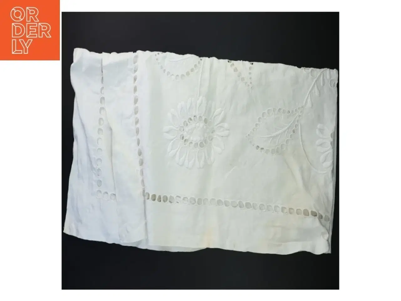 Billede 4 - Vintage håndbroderet dug (str. 115x120 cm)