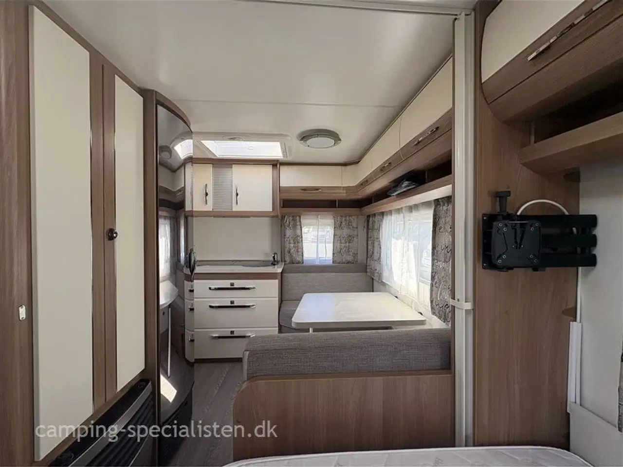 Billede 11 - 2019 - Hobby De Luxe 400 SFE   Pæn og velholdt Hobby De Luxe 400 SFe fra 2019 - Kan nu opleves hos Camping-Specialisten i Silkeborg