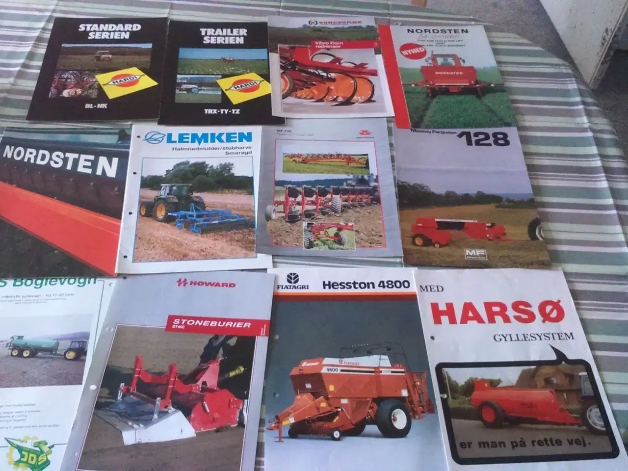Billede 6 - Traktor og maskin brochurer sælges/byttes