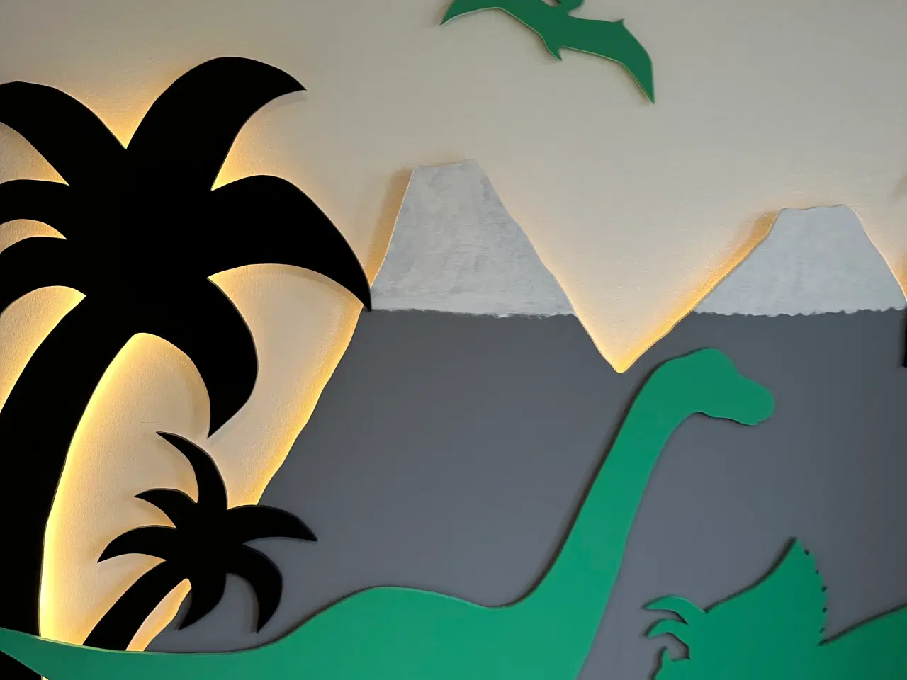 Billede 9 - Dinosaur væg udsmykning med lys - børneværelse