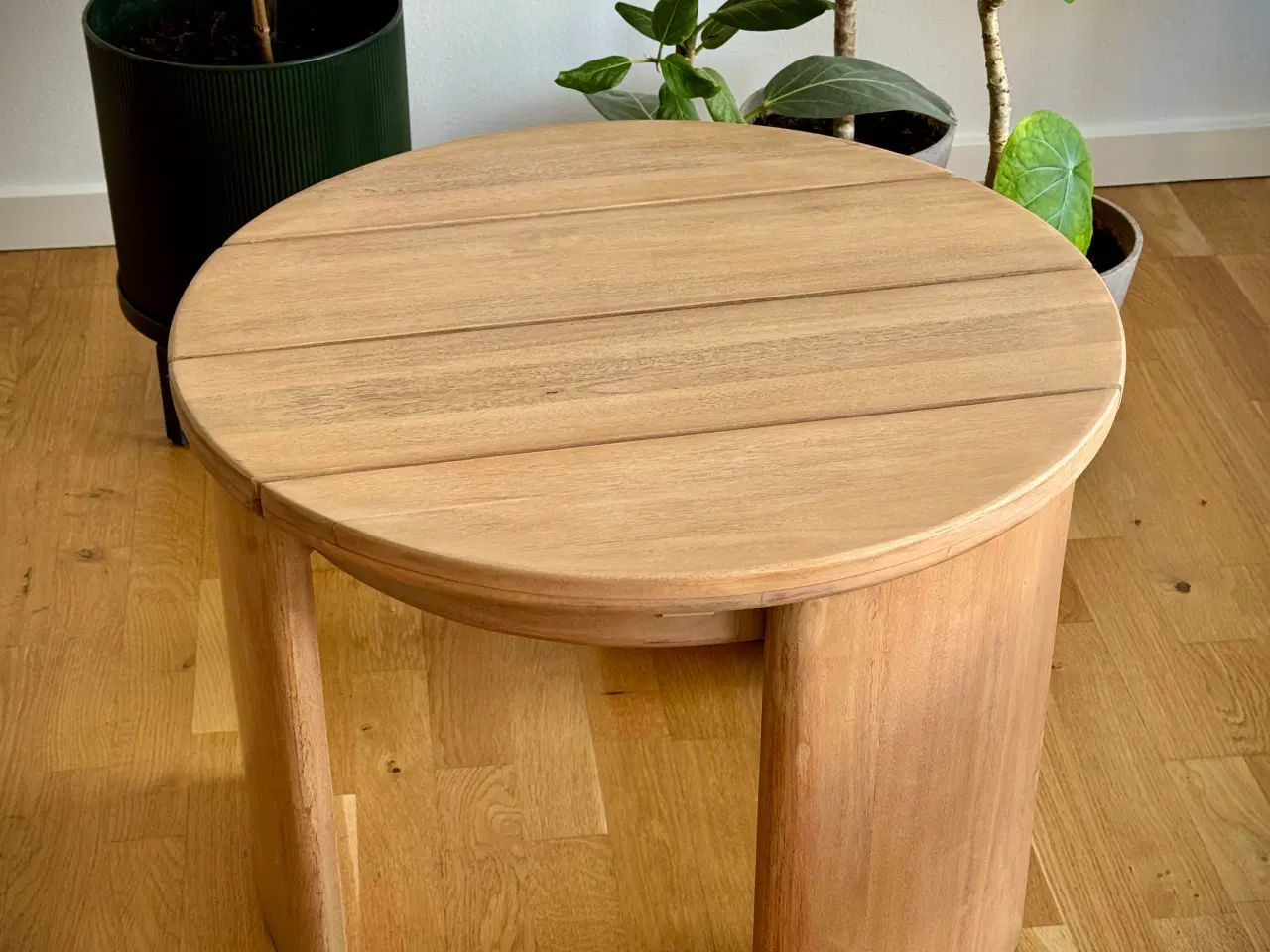 Billede 1 - Smukt Udendørs Sidebord i træ fra Kave Home