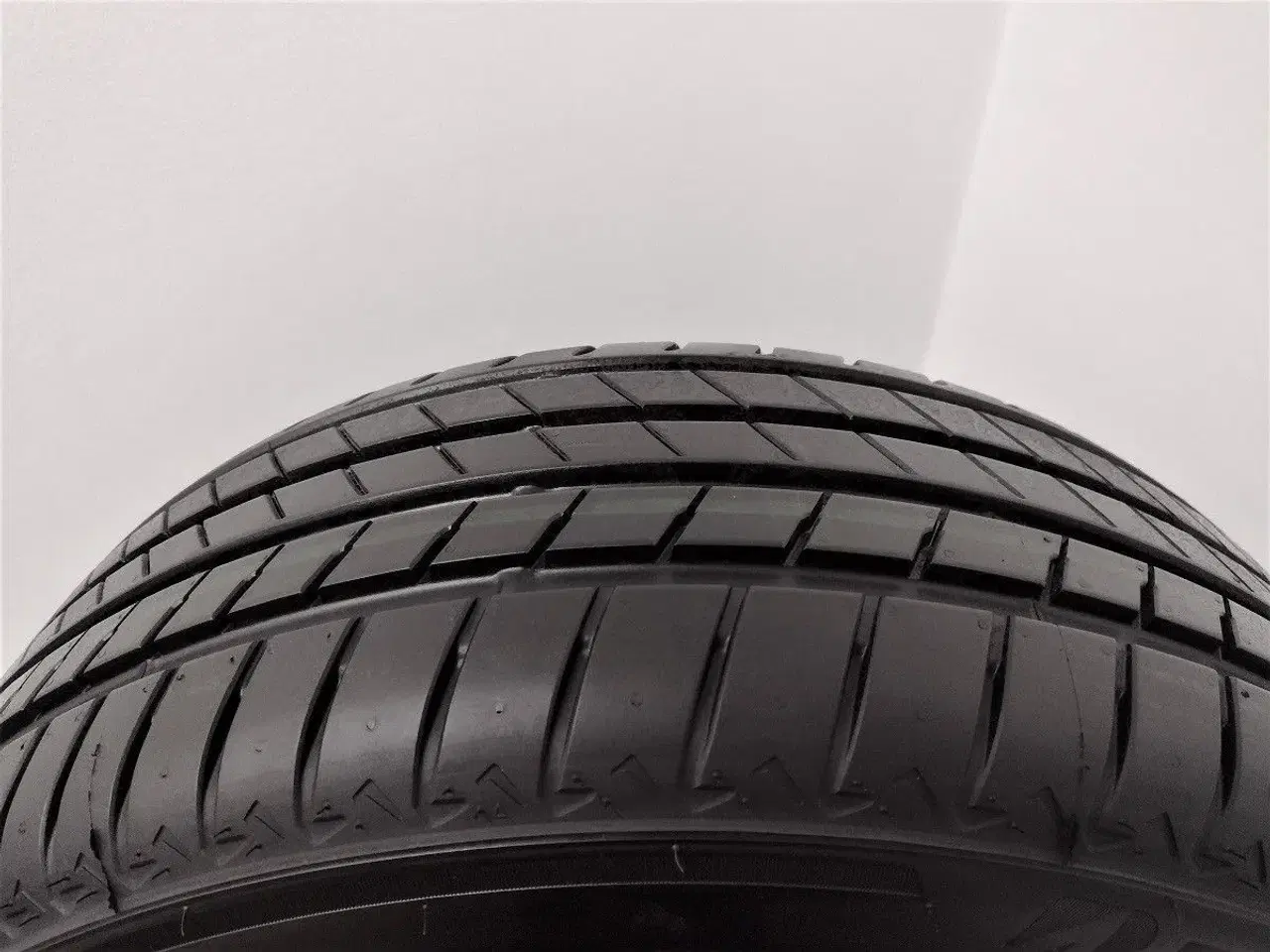 Billede 3 - NYT SÆT sommerdæk - 245/50R19 105W Bridgestone