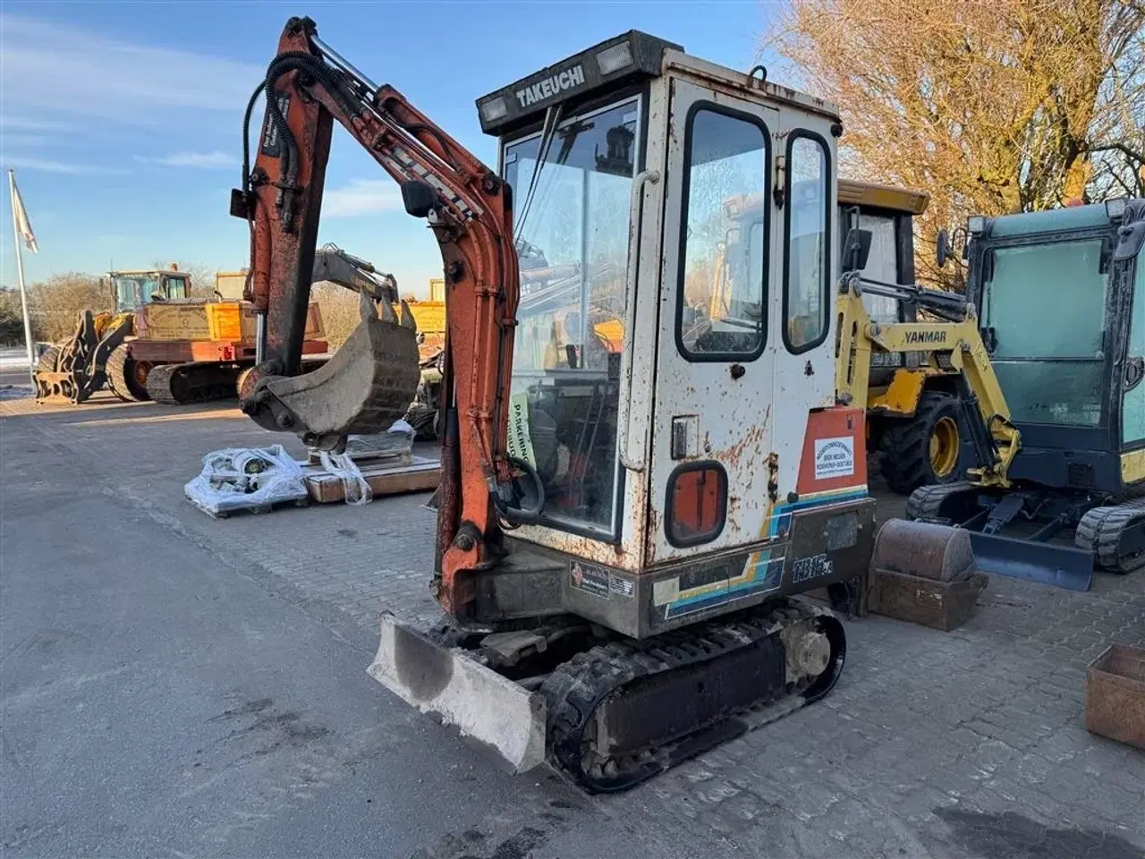 Billede 1 - Takeuchi TB 015 MED 3 SKOVLE OG HAMMER!