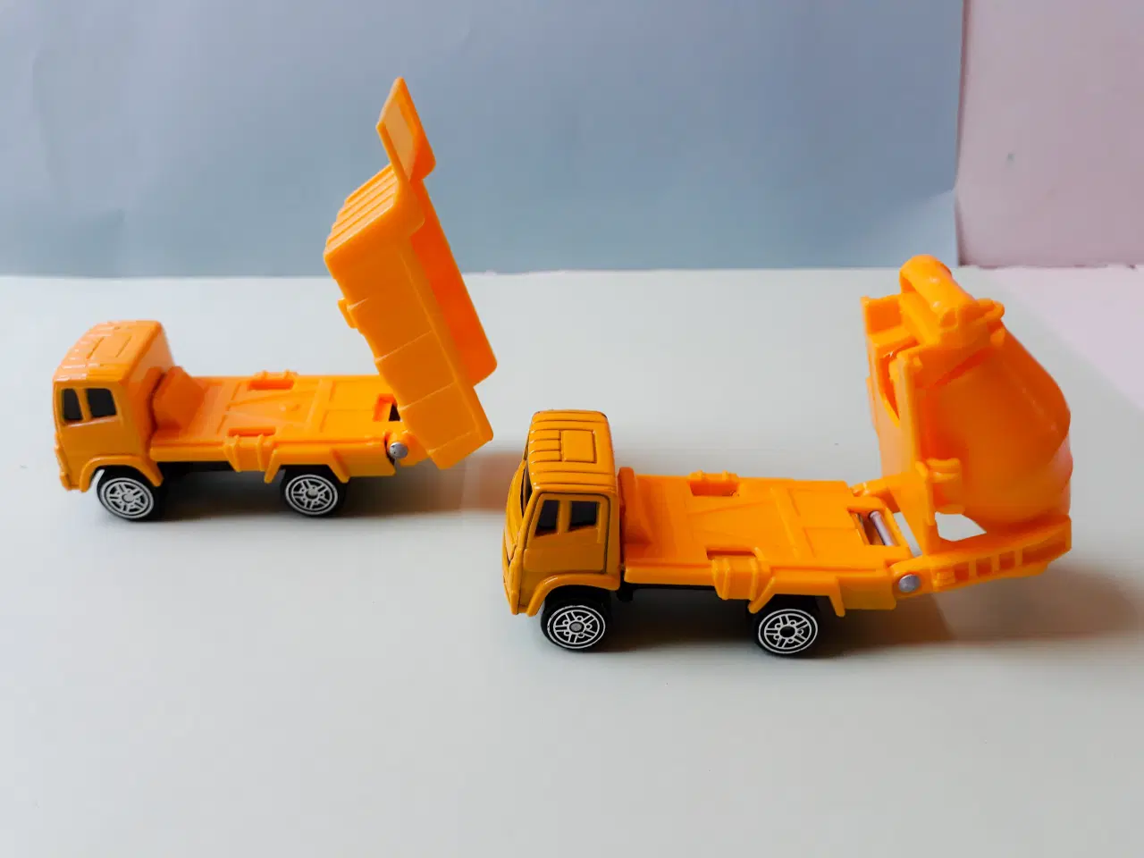 Billede 8 - Blyantspidserbus & 5 Biler