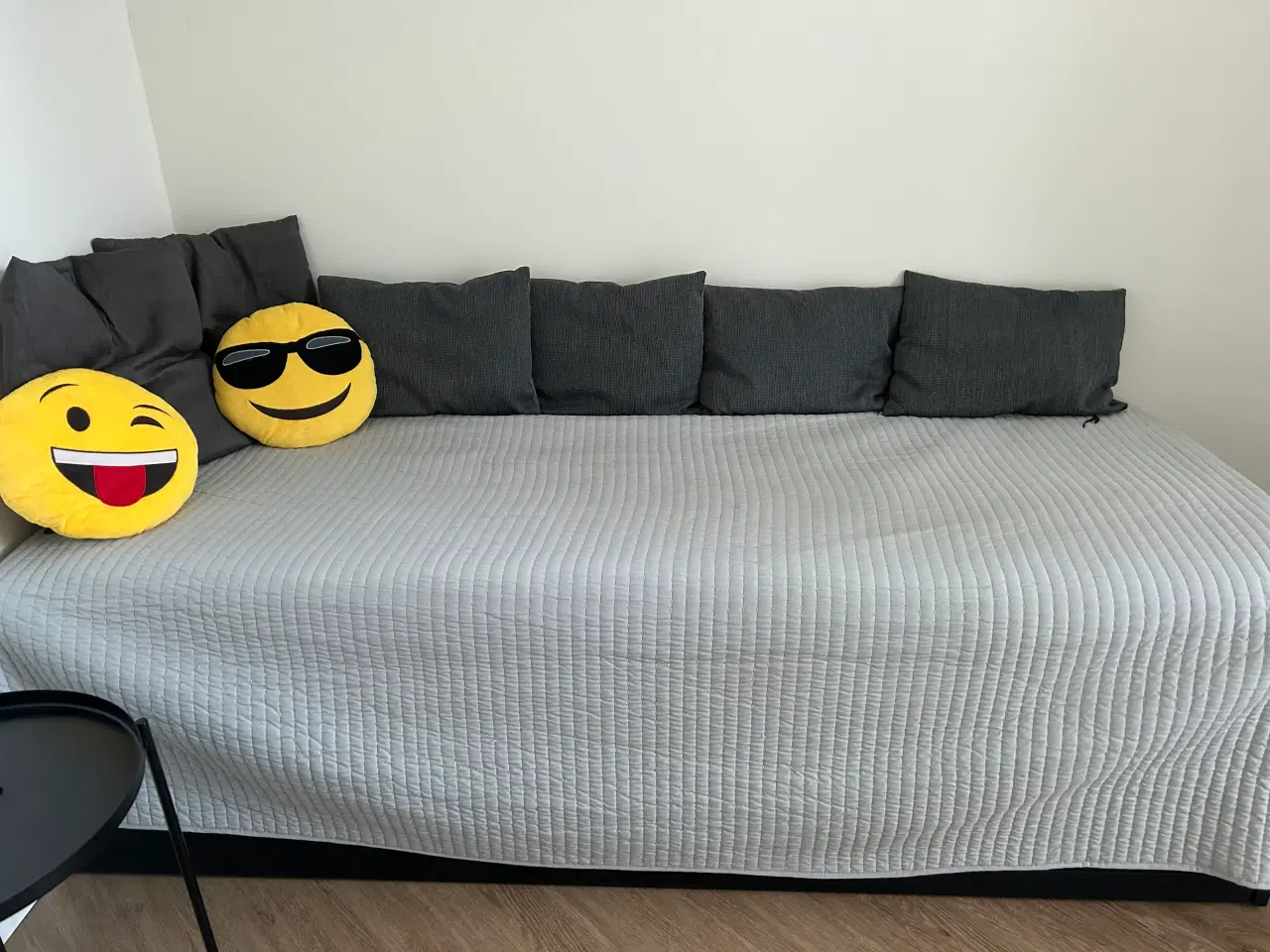 Billede 1 - Sovesofa m 2 skuffer og 2 madrasser