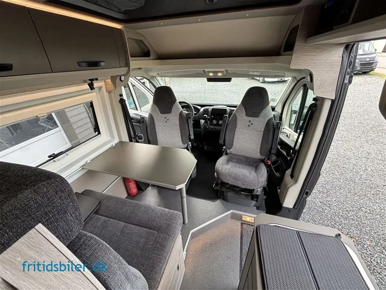 Billede 8 - 2025 - Bravia 636 180 Hk   Bravia 636 Med hævetag campervanen med masser af plads til 4 personer