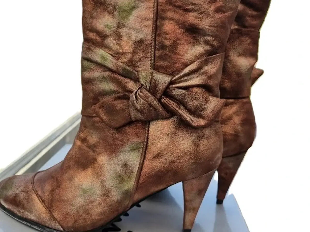 Billede 1 - 50 par nye 2 farvet damestøvler