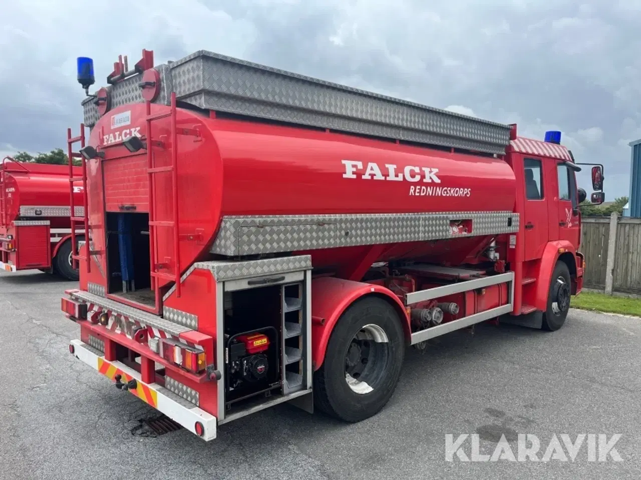 Billede 3 - Dobbelt kabine tankvogn MAN 18.284