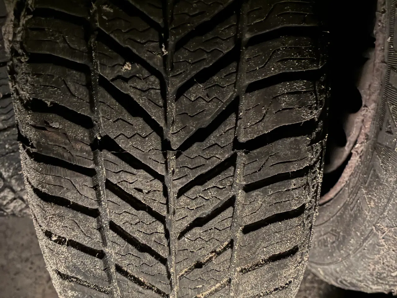 Billede 2 - Vinterhjul 15"