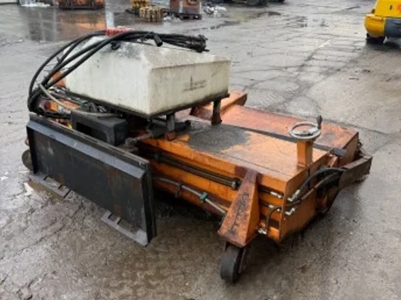 Billede 3 - Hydraulisk kost med opsamler