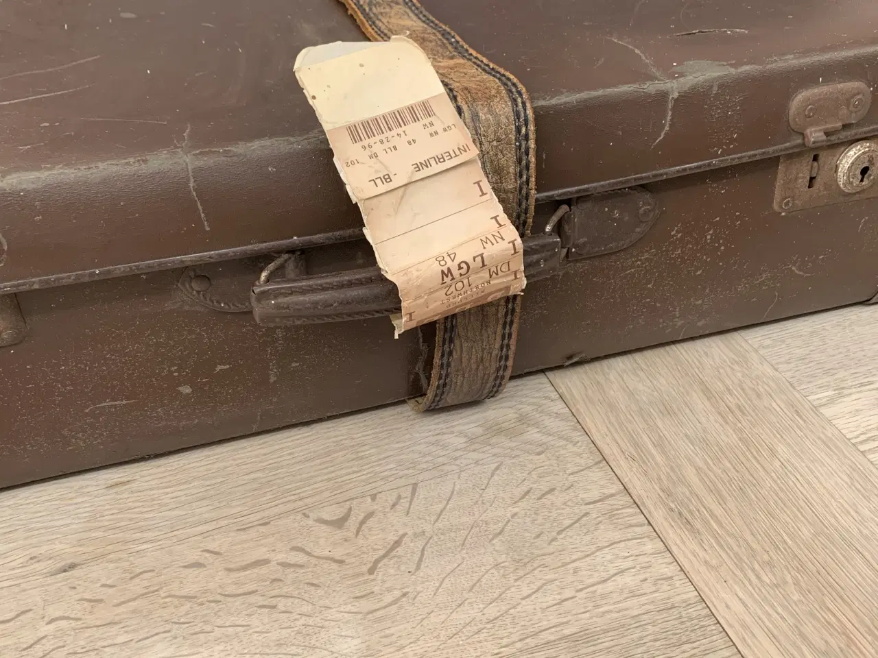 Billede 2 - Ældre rejsekuffert 