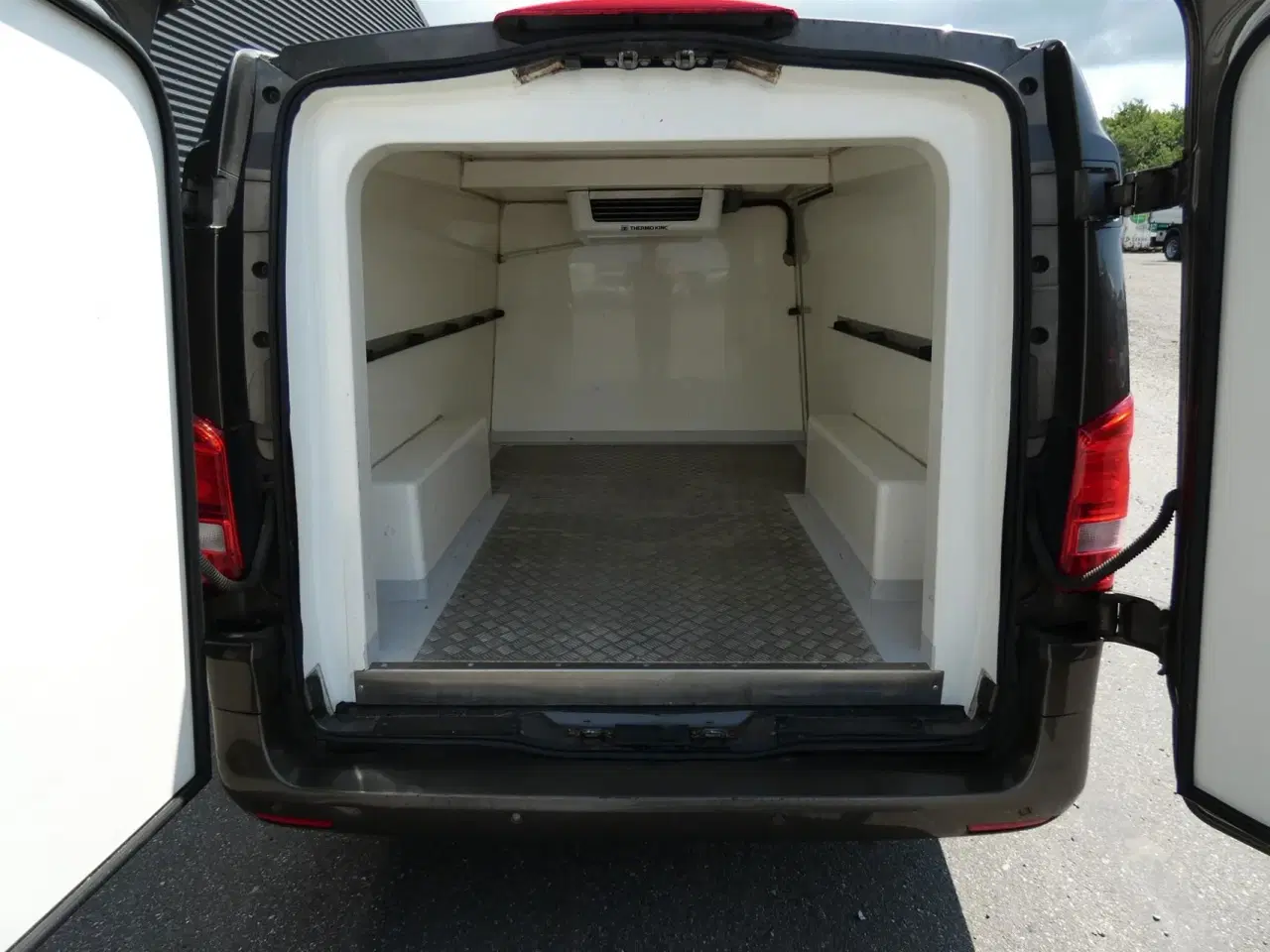 Billede 1 - Mercedes-Benz Vito 114 Lang KØLE/FRYSEBIL 2,1 CDI 136HK Van Aut.