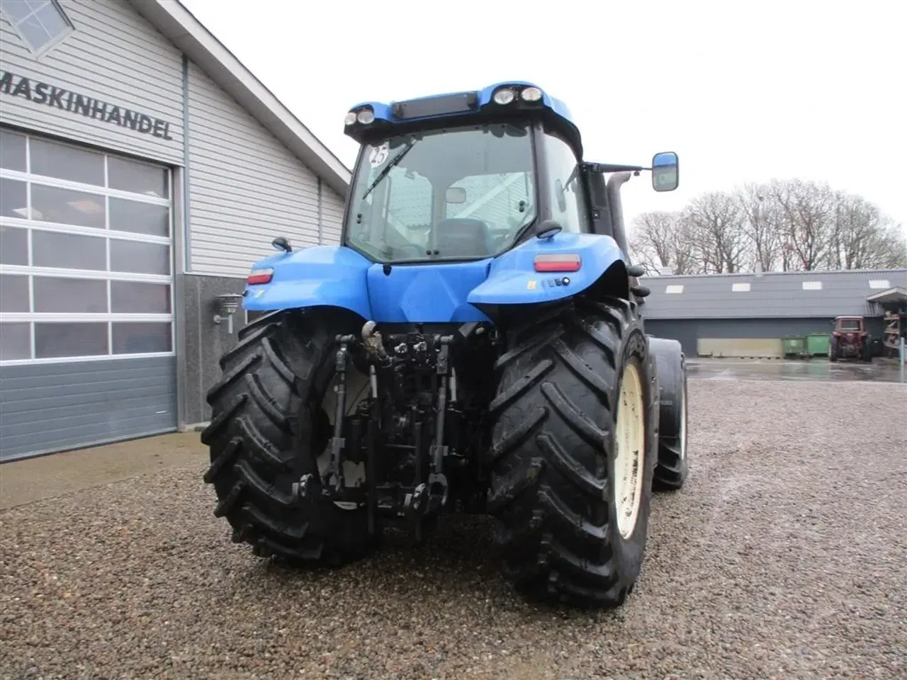 Billede 15 - New Holland T8.390 Med fin 600/70R30 og 710/70R42 dæk montering på.