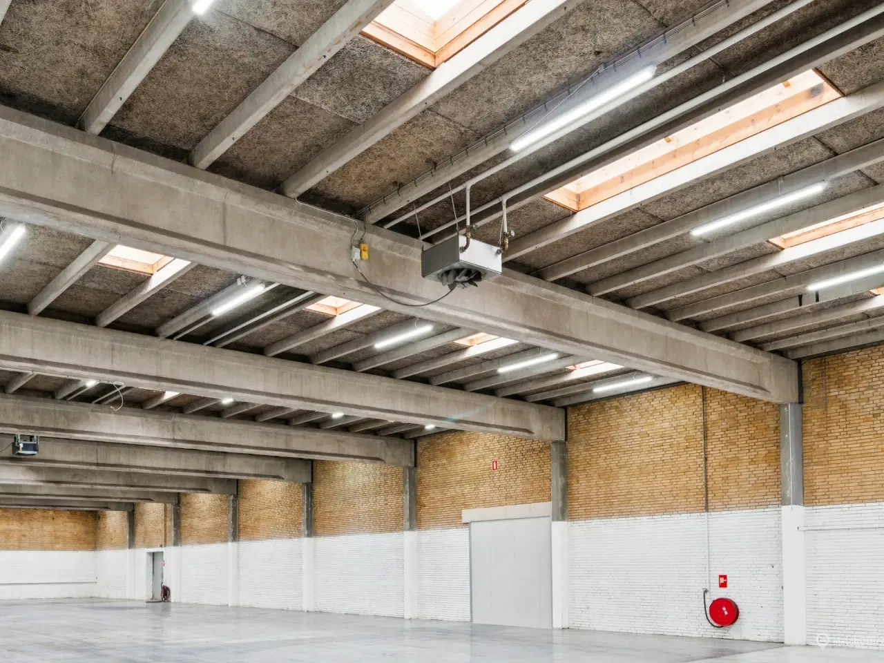 Billede 19 - 1.629 m² logistikejendom med last mile-placering og nyinstalleret rampe i Hvidovre