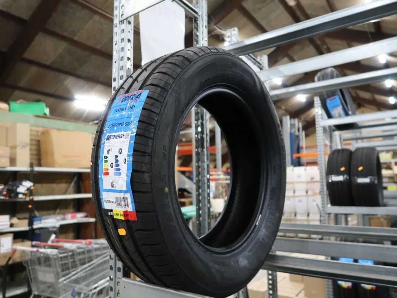 Billede 1 - Dæk SUPERIA 205/65R16 92V