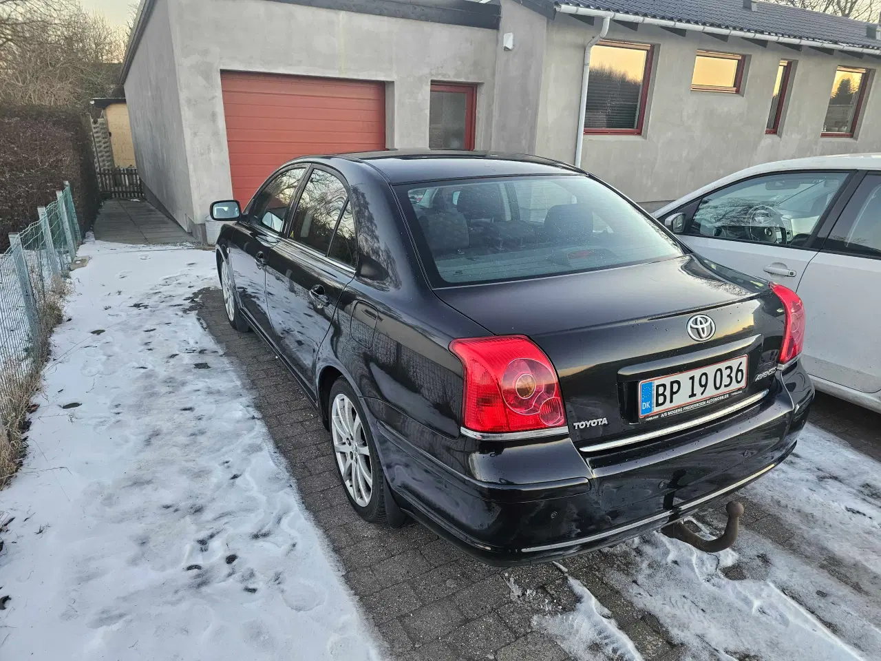 Billede 2 - Flot og velkørende Toyota Avensis