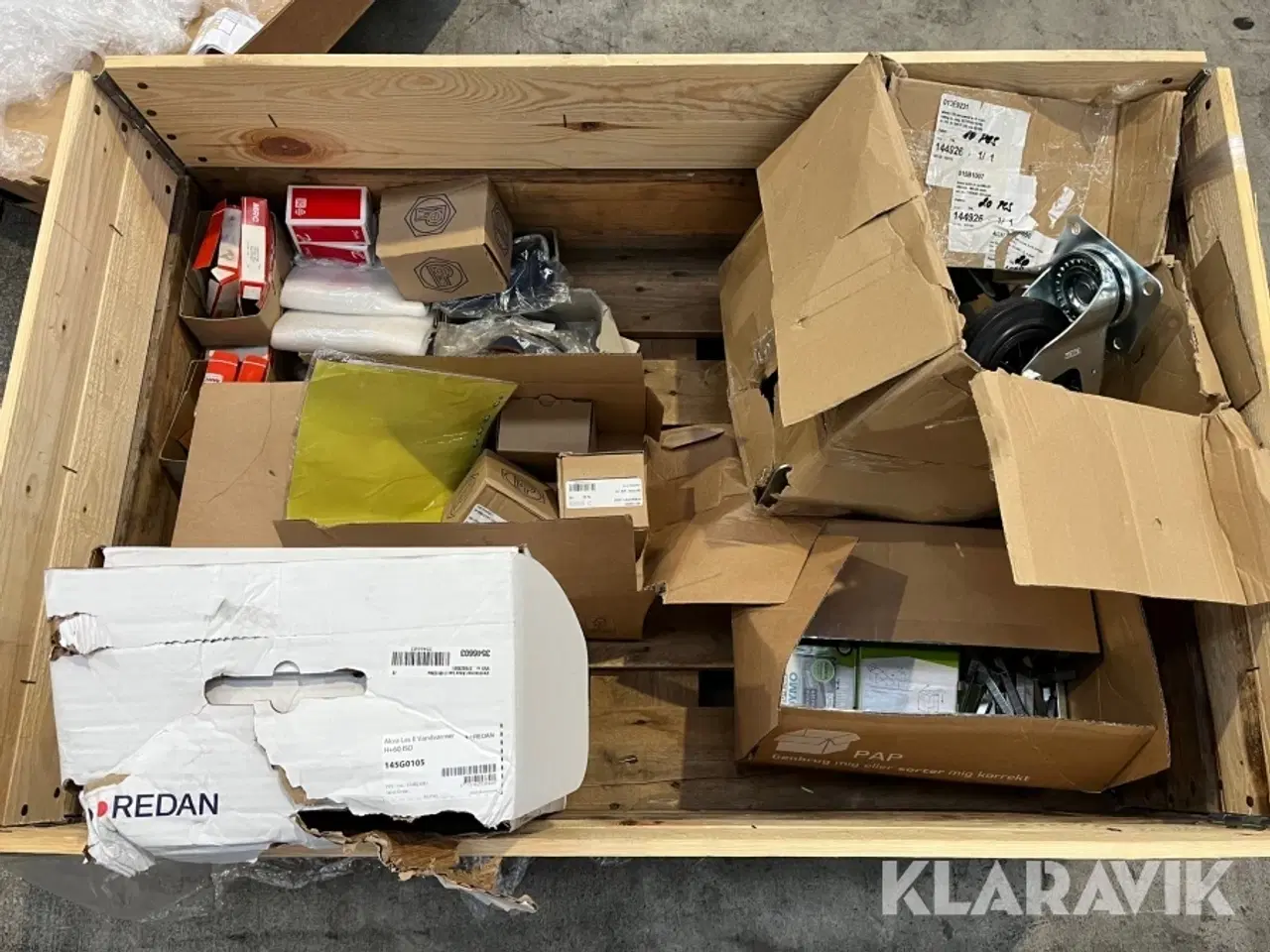 Billede 2 - Lot - reden vandvarmer, ventiler og øvrigt