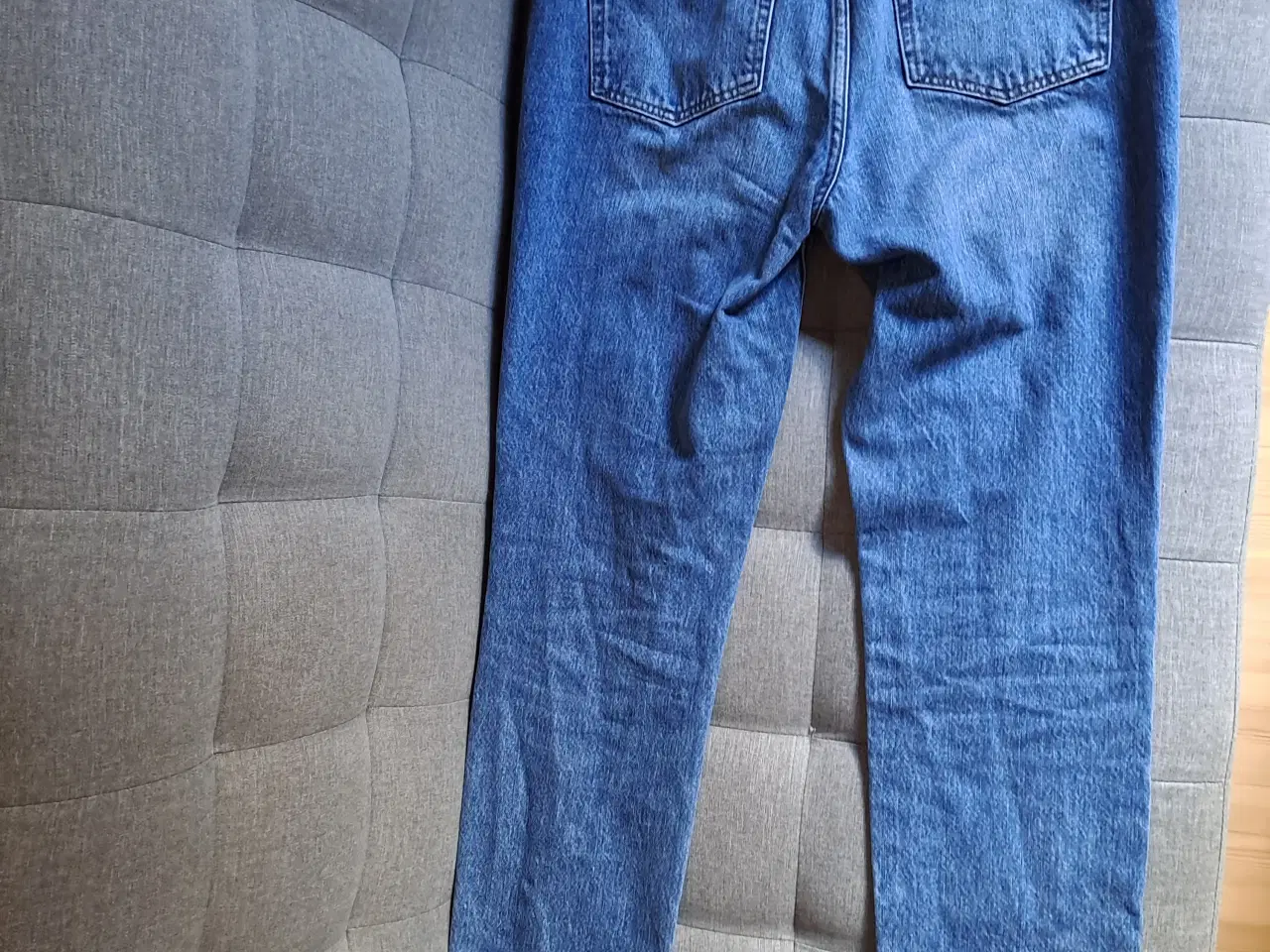 Billede 3 - Jeans, Boii med knaplukning