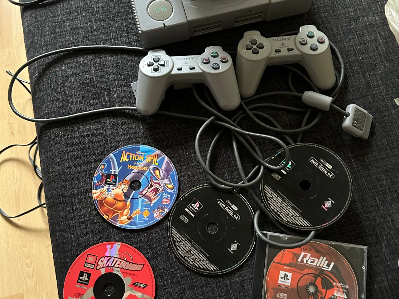 Billede 1 - Ps 1 med mange spil 