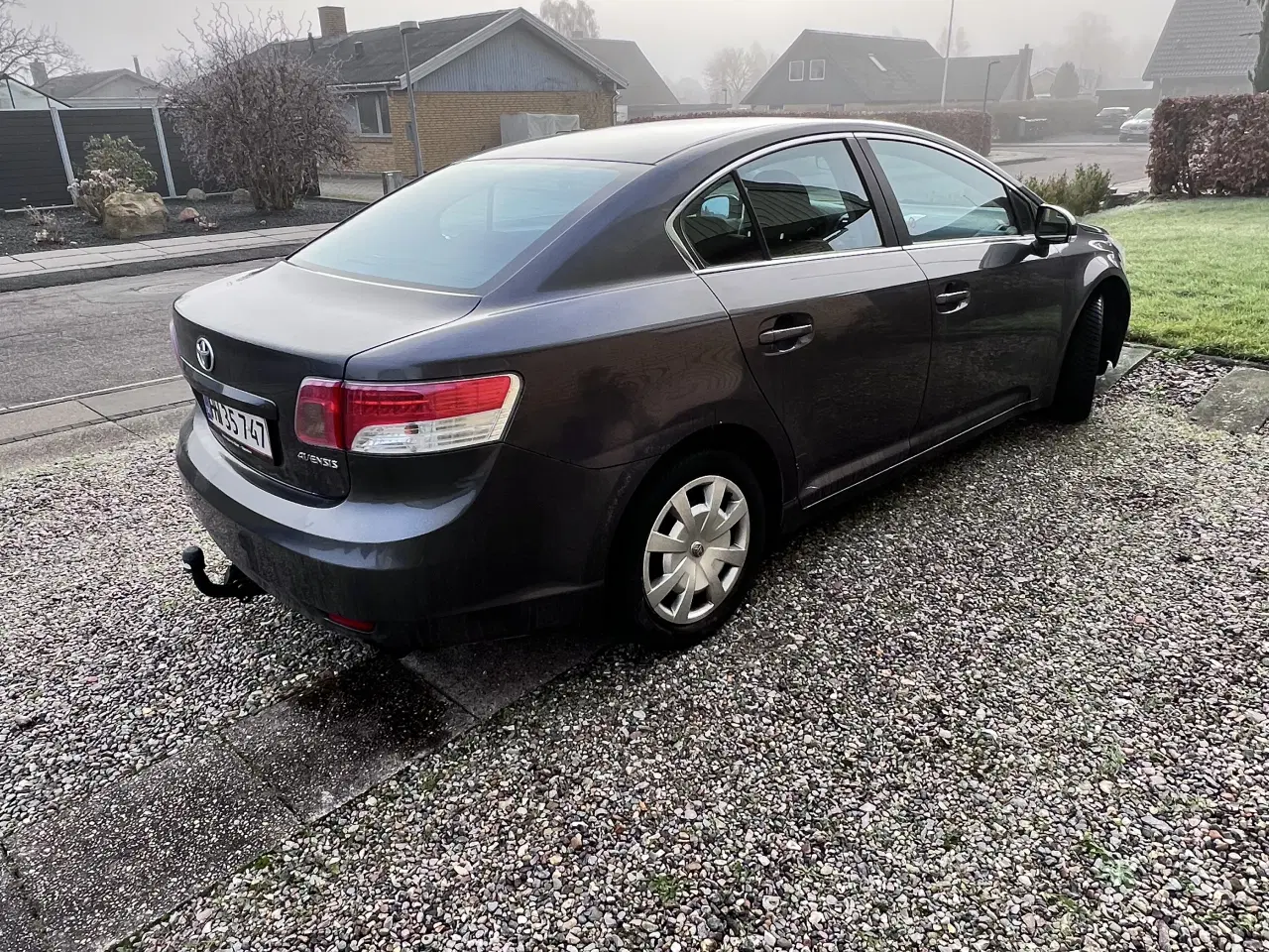 Billede 3 - Toyota Avensis Årgang 2010