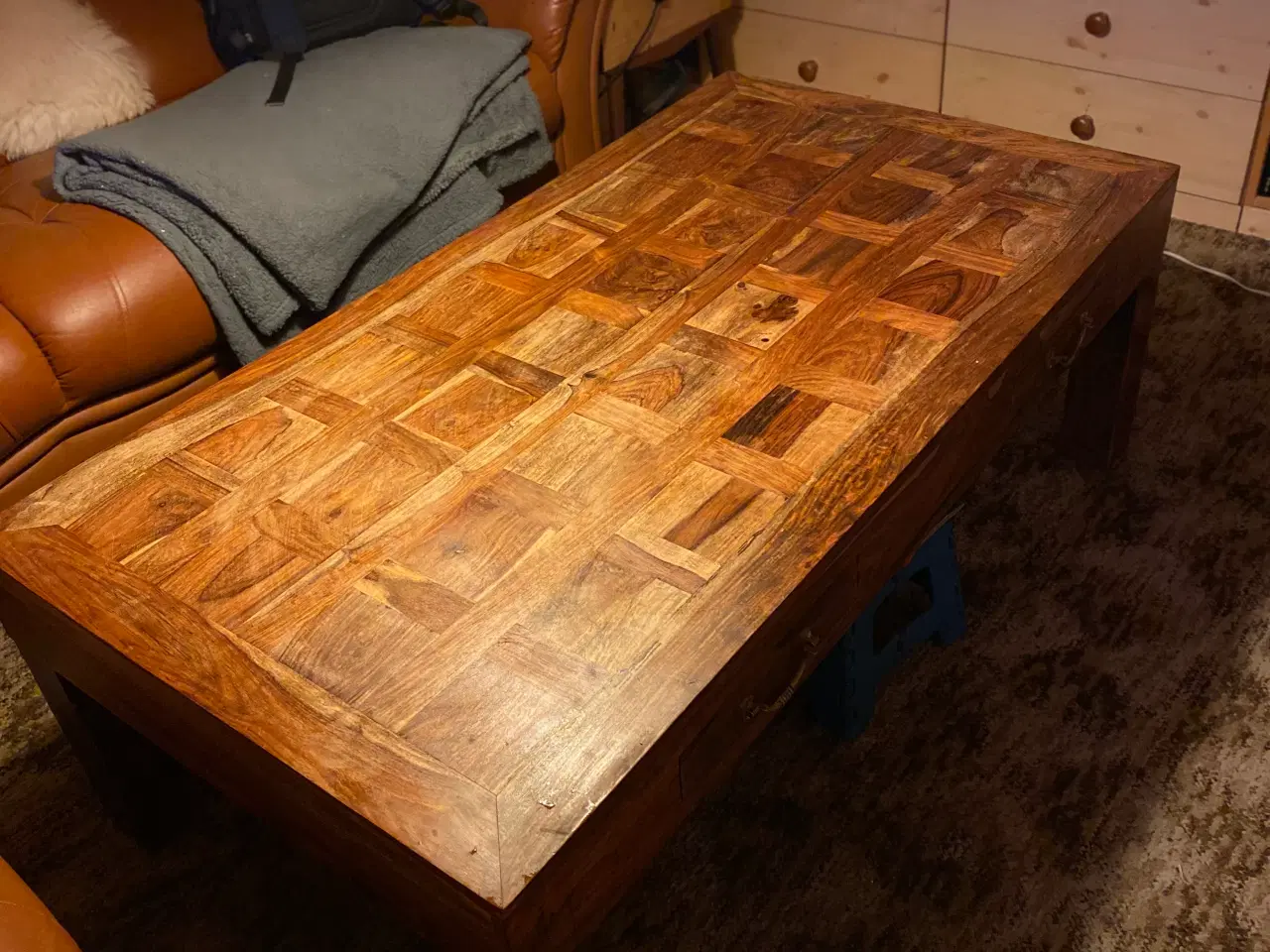 Billede 3 - SOFABORD I MASSIVT TRÆ