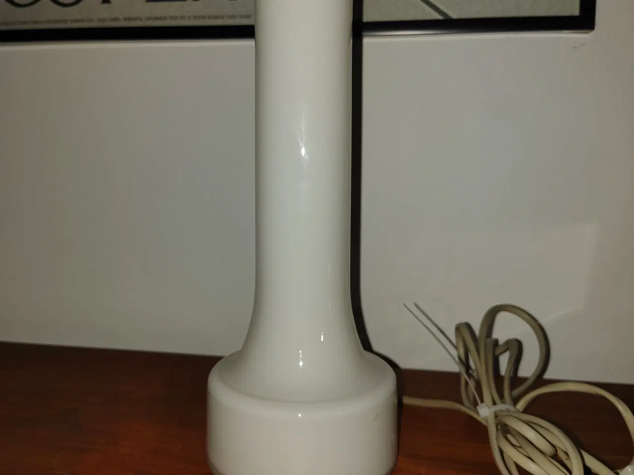 Billede 2 - Flot hvid glas bordlampe