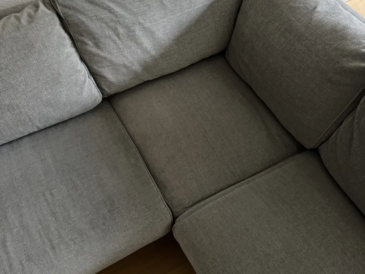 Billede 5 - Lækker blød grå sofa 