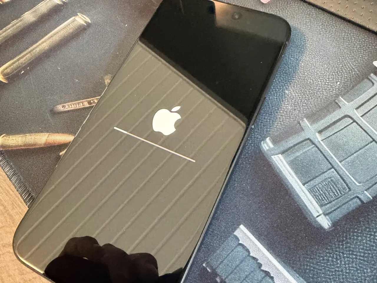 Billede 1 - iPhone 15 pro Max Flot stand 