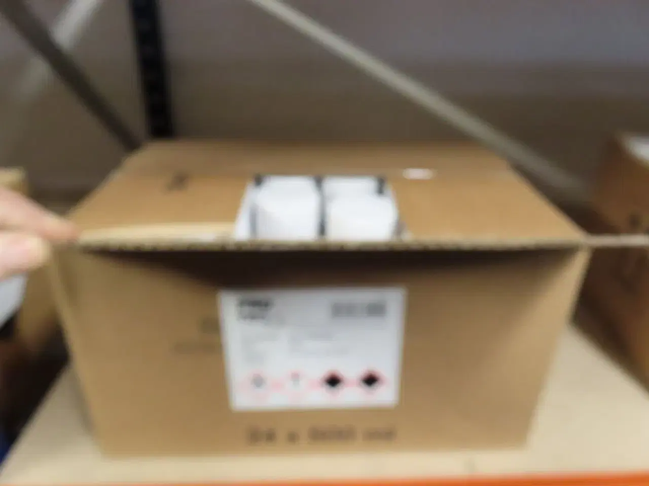 Billede 25 - Stort parti sikaflex og tilsætningsstoffer