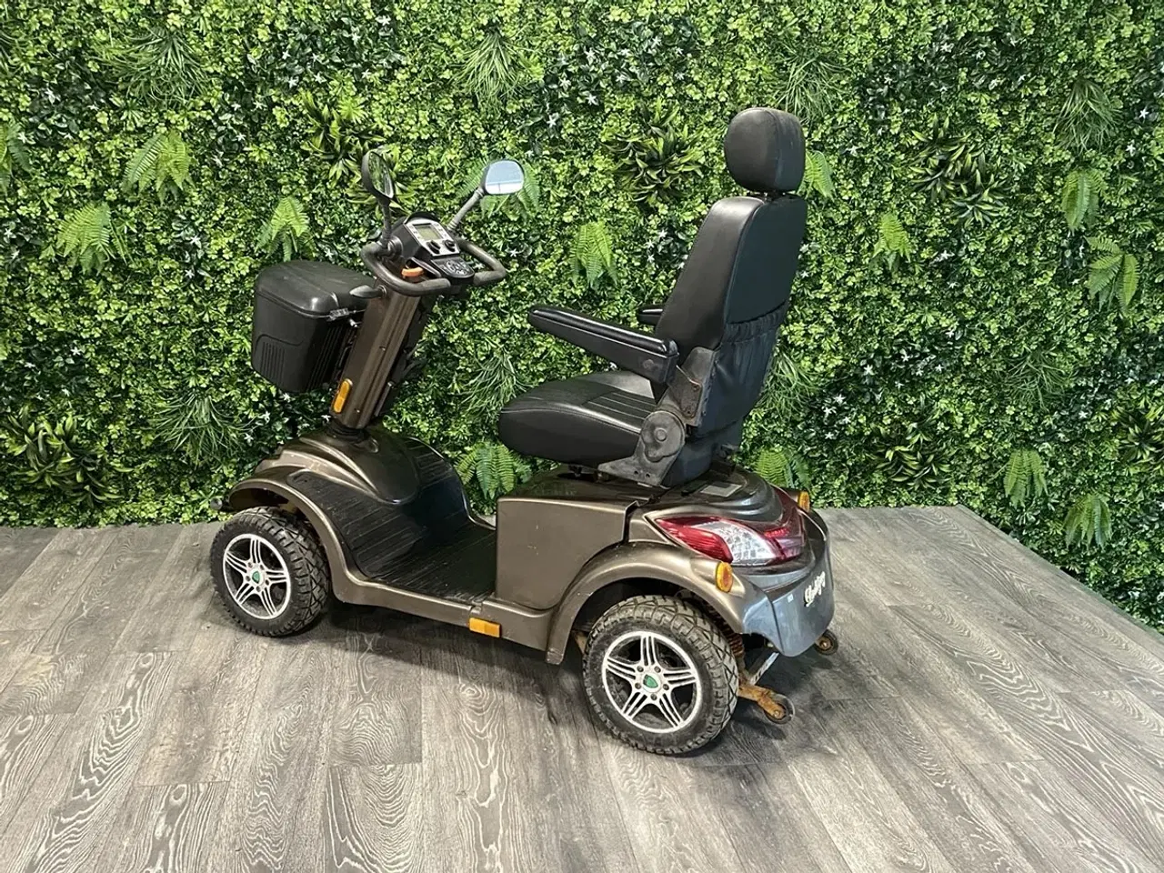 Billede 2 - LM-700 grå