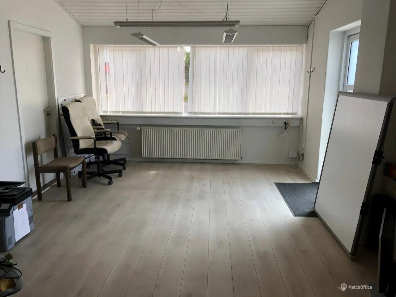 Billede 3 - Lyst kontor med faciliteter, velegnet til klinik eller showroom.