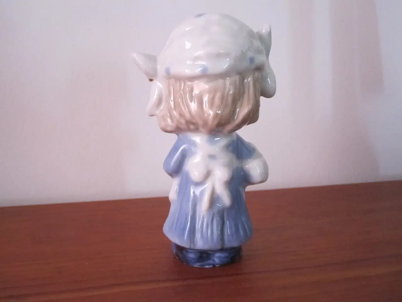 Billede 1 - porcelæns pige figur