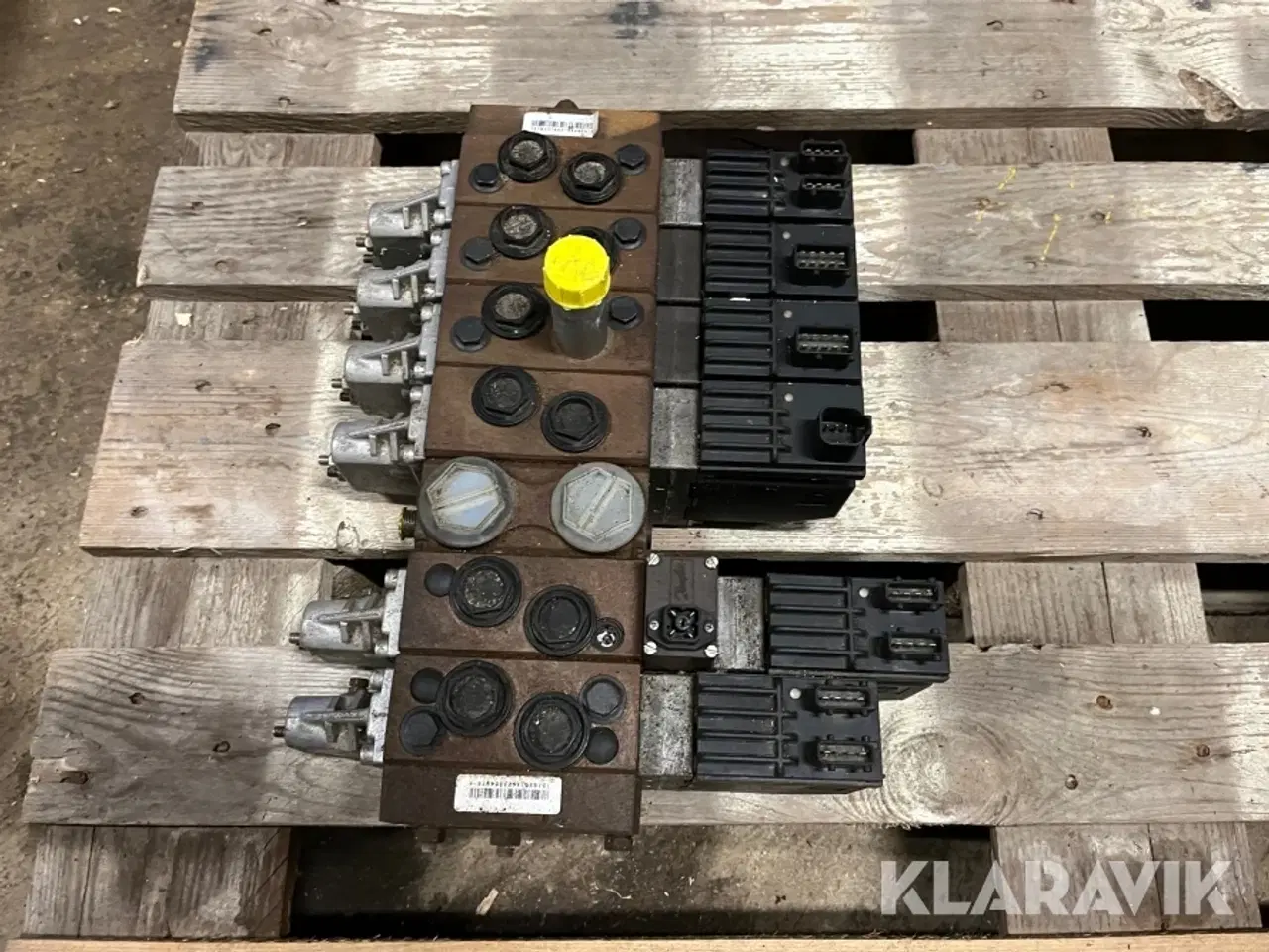 Billede 2 - Ventilblok 6 ventiler Danfoss PVG 32 12 volt