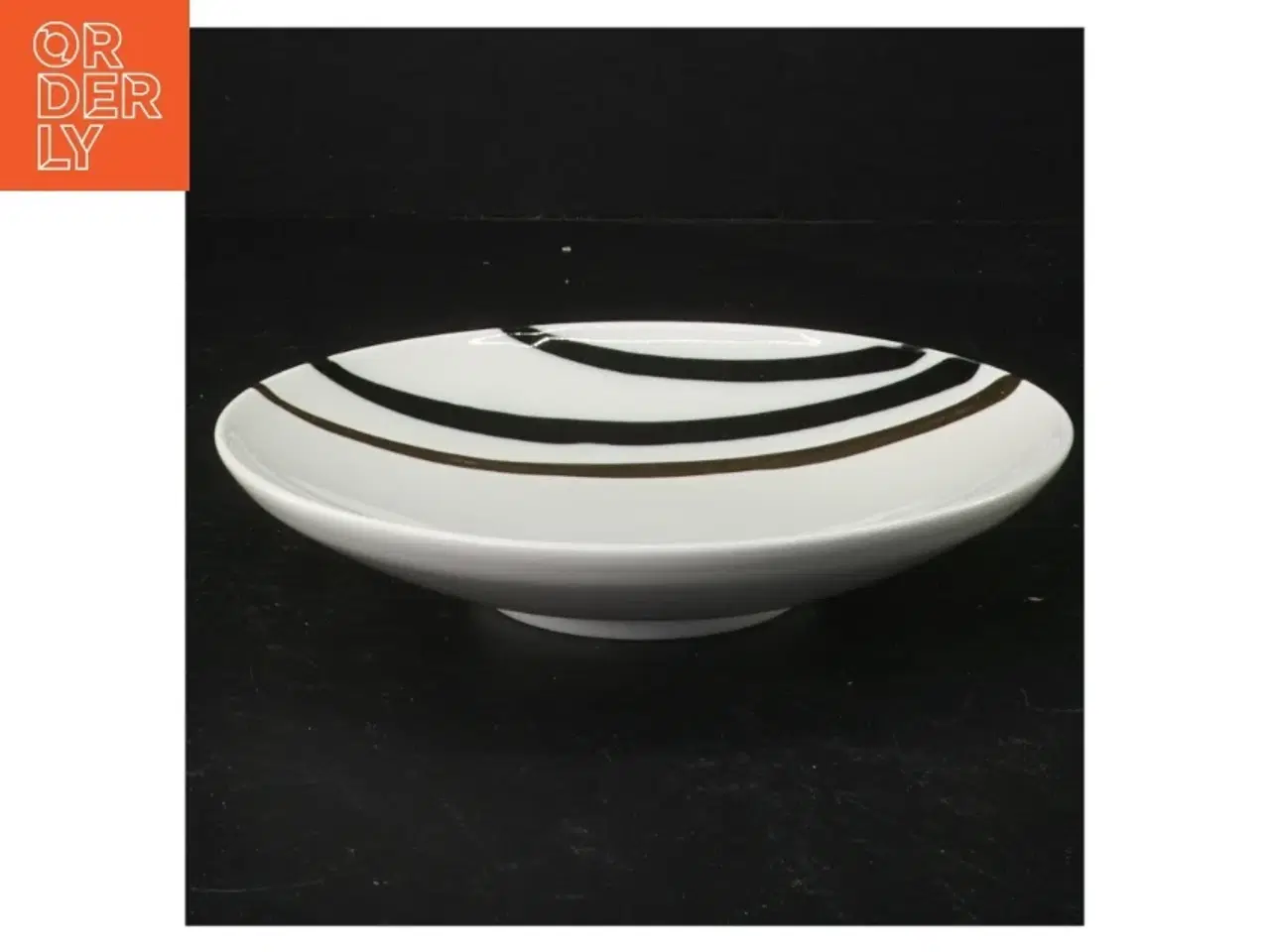 Billede 2 - Porcelænstallerken med kantmønster fra Royal Copenhagen (str. 17,5 cm)