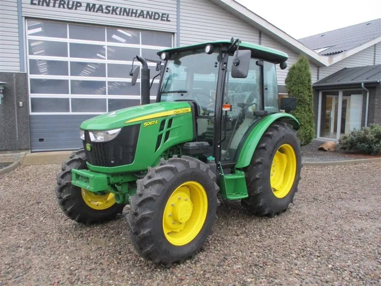 Billede 5 - John Deere 5067E  med koblings frit vendergear ved rattet og 40kmt gearkasse