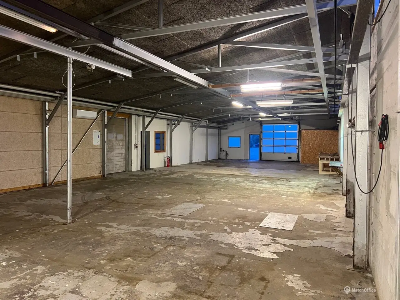 Billede 3 - Lager med lille kontor